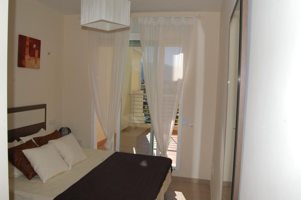 Coll Verd Apartment Денія Номер фото